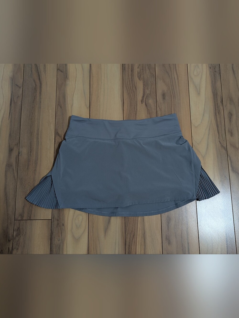 EUC! Lululemon Play Off The Pleats Tennis Skirt In Gray Size 6